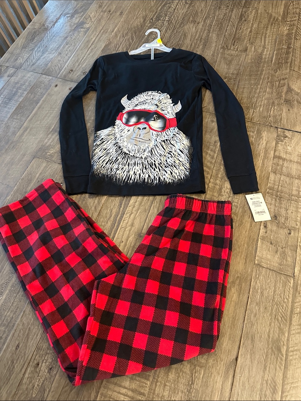 Nwt. Piece carters pajama set